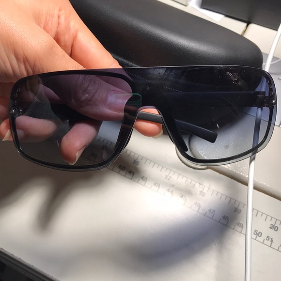 Authentic 100% GUCCI Sunglasses - Picture 6 of 6