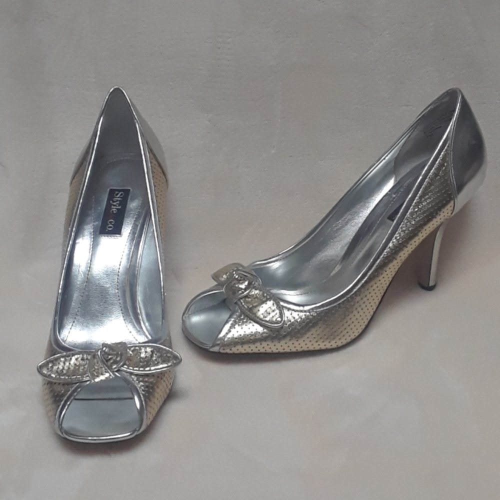 Style and Co Women's Heels Silver and Gold Sz.7M