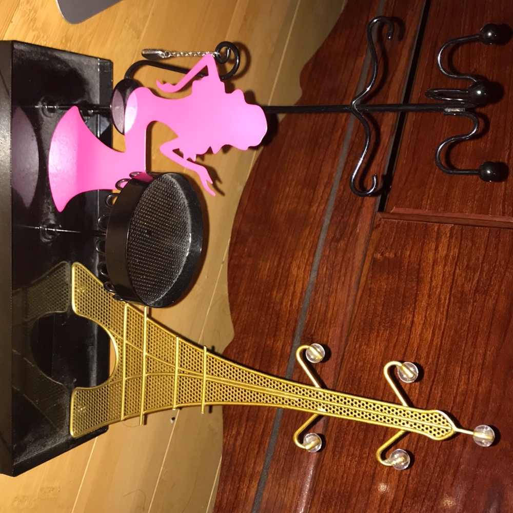 Jewelry holder