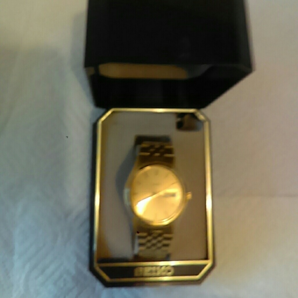 Seiko quartz elegant watch