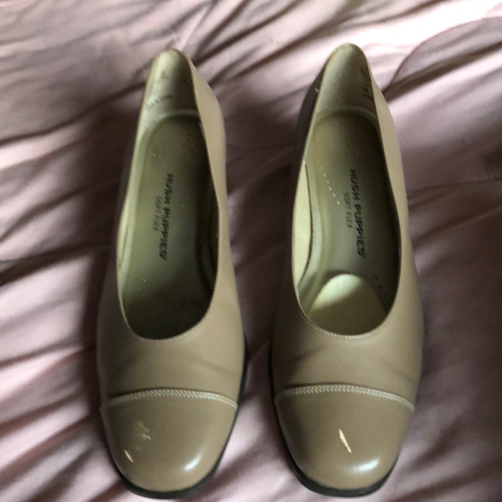 Hush puppies taupe size 9.5