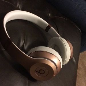 Solo 3 Wireless Beats by Dre
