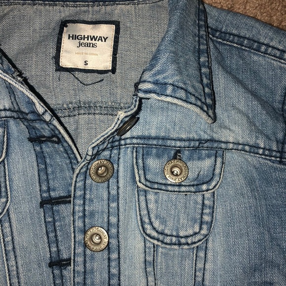 Jean jacket - Picture 2 of 4