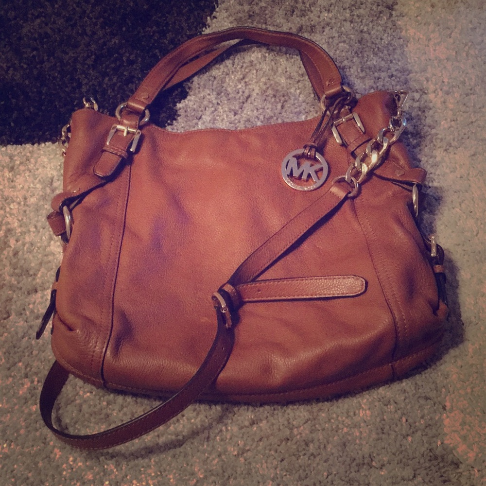 Authentic Michael Kors crossbody/shoulder Handbag