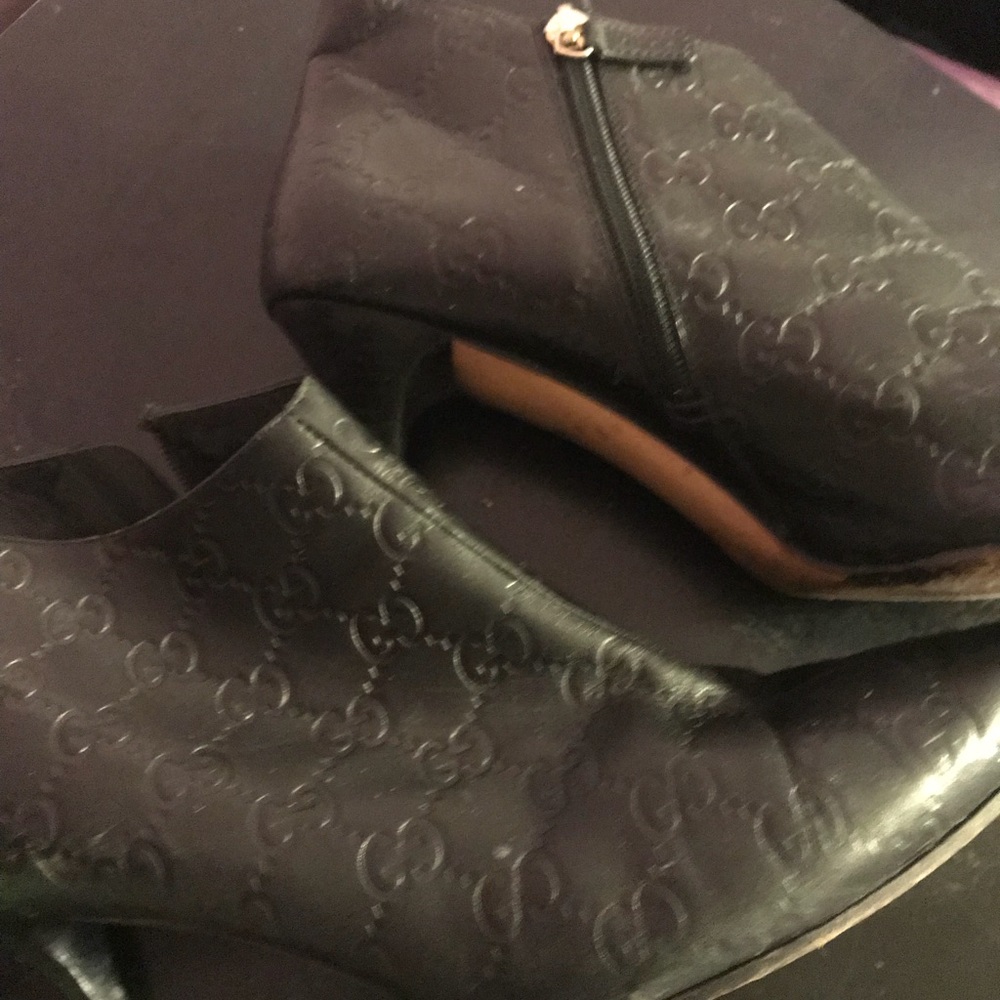 Preowned auth Black Guccisima leather bootie sz8.5