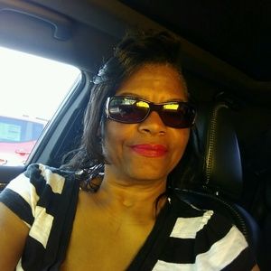 Meet your Posher, Angela