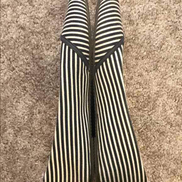 Urban Outfitters flats - Picture 2 of 3