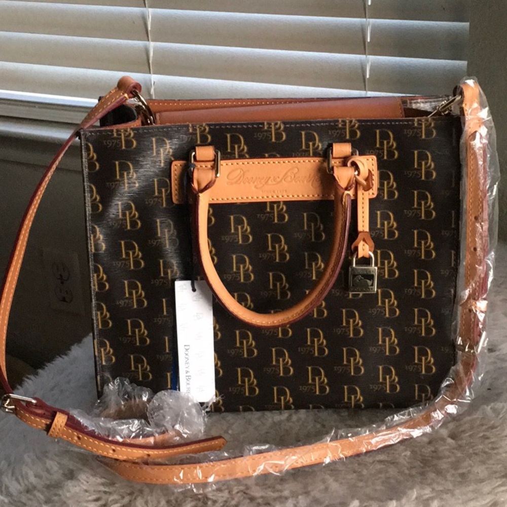 Dooney & Bourke DB1975 Janine Brown Tmoro