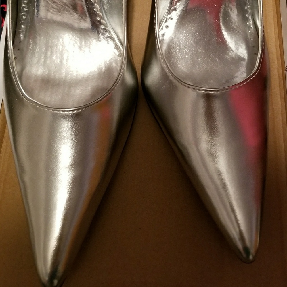Qupid Mollie-01 Silver Size 9 Point-Toe high heels