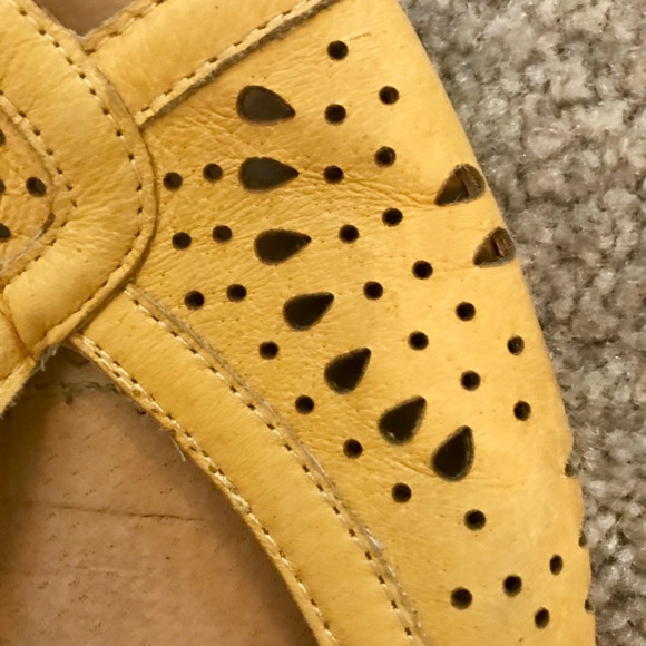 Kimachi Blue Yellow Peep Toe Flats - Picture 2 of 3