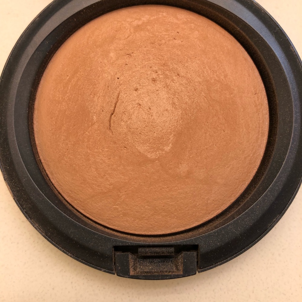 Mac Mineralize Skinfinish- Medium Dark
