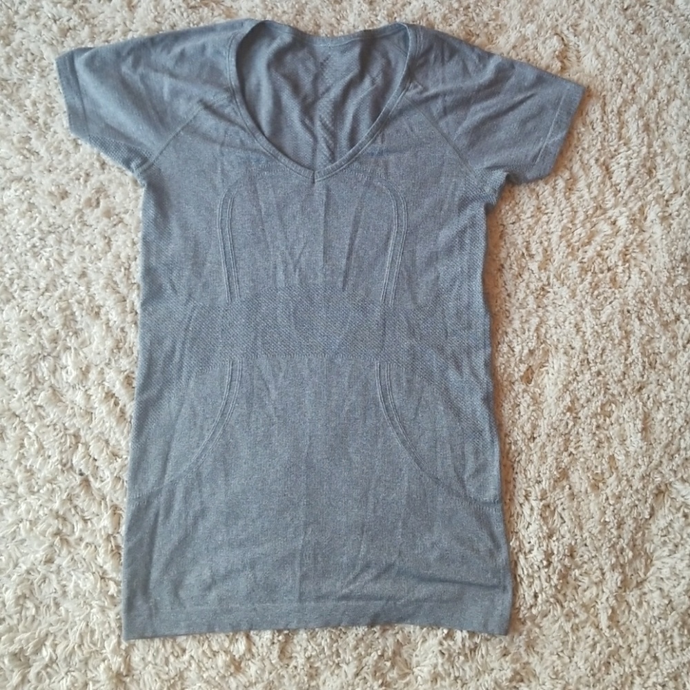 Gray V-neck Lululemon Swiftly Tech  T-shirt