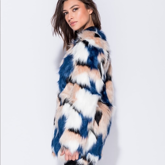 🎉 HOST PICK 💙Daphne Multi Faux Fur Coat💙 - Picture 5 of 7