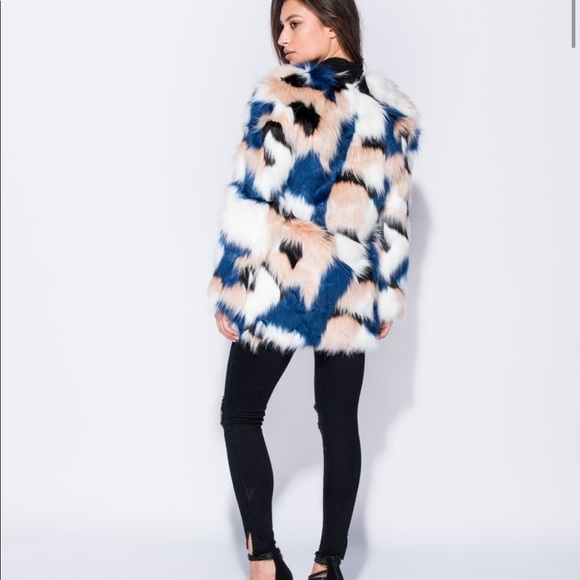 🎉 HOST PICK 💙Daphne Multi Faux Fur Coat💙 - Picture 6 of 7