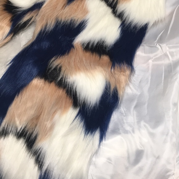 🎉 HOST PICK 💙Daphne Multi Faux Fur Coat💙 - Picture 7 of 7