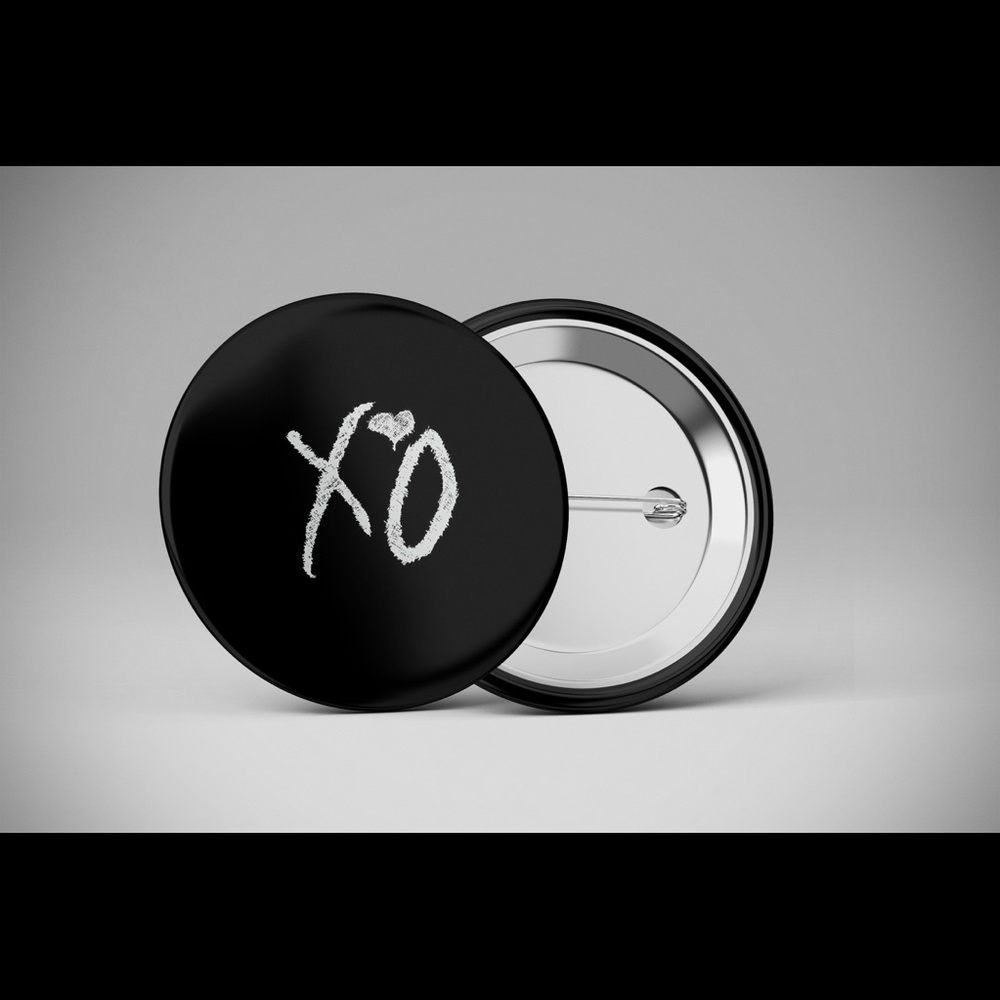 THE WEEKND XO Pin Back Button Badge