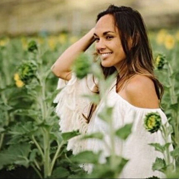 Elan beige pancho top - Picture 3 of 3