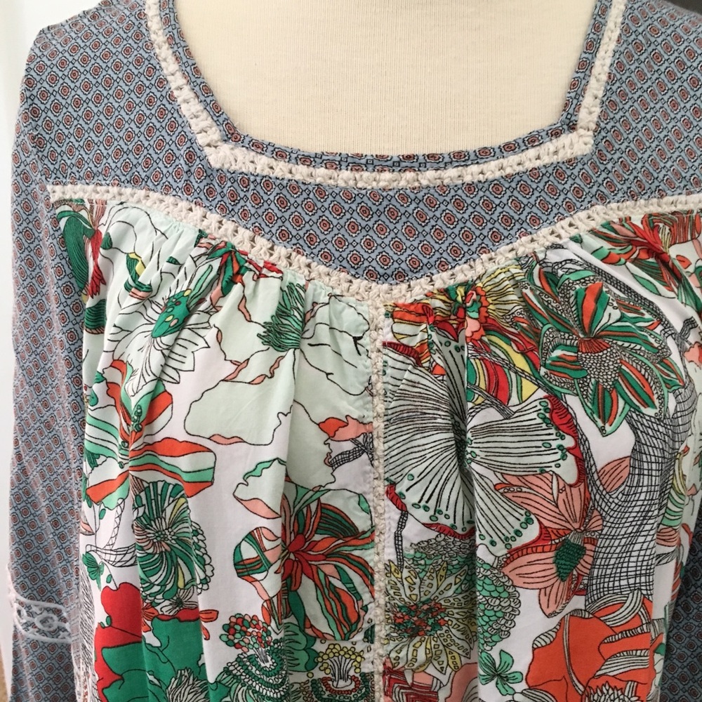 Esley Floral Top - Picture 2 of 5