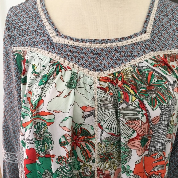 Esley Floral Top - Picture 2 of 5