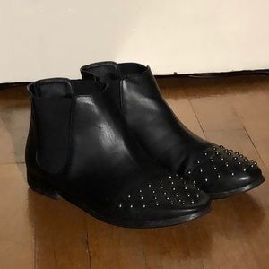 Ecoté Black Leather Silver Studded Booties