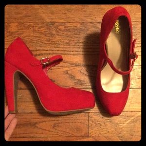 Red Mossimo Pumps