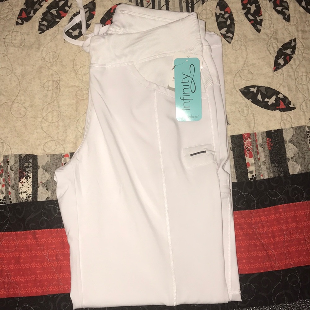 Infinity Cherokee scrub pants in white, petite SM