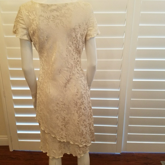 Beautiful silky jacquard dress - Picture 2 of 4