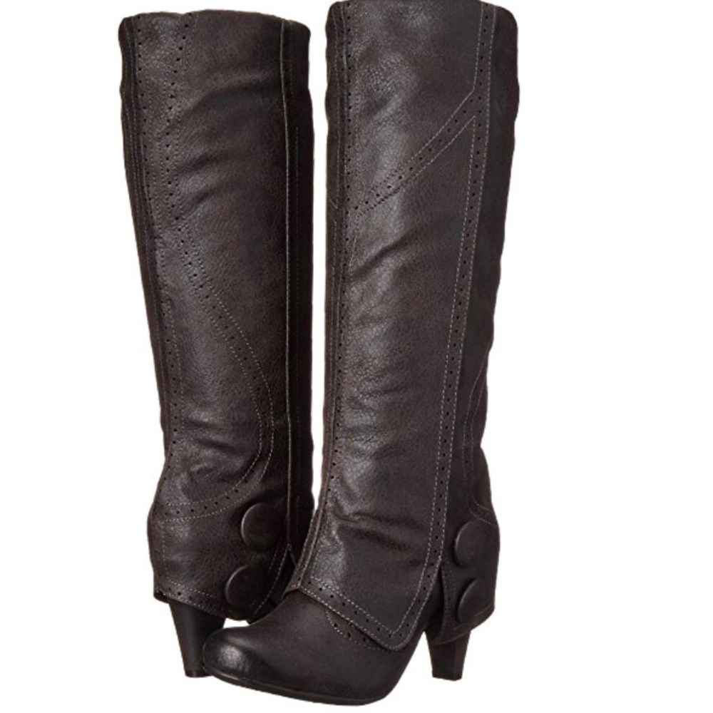 ‼️SALE ‼️NOT RATED HIGH HEELED BUTTON DETAIL BOOTS