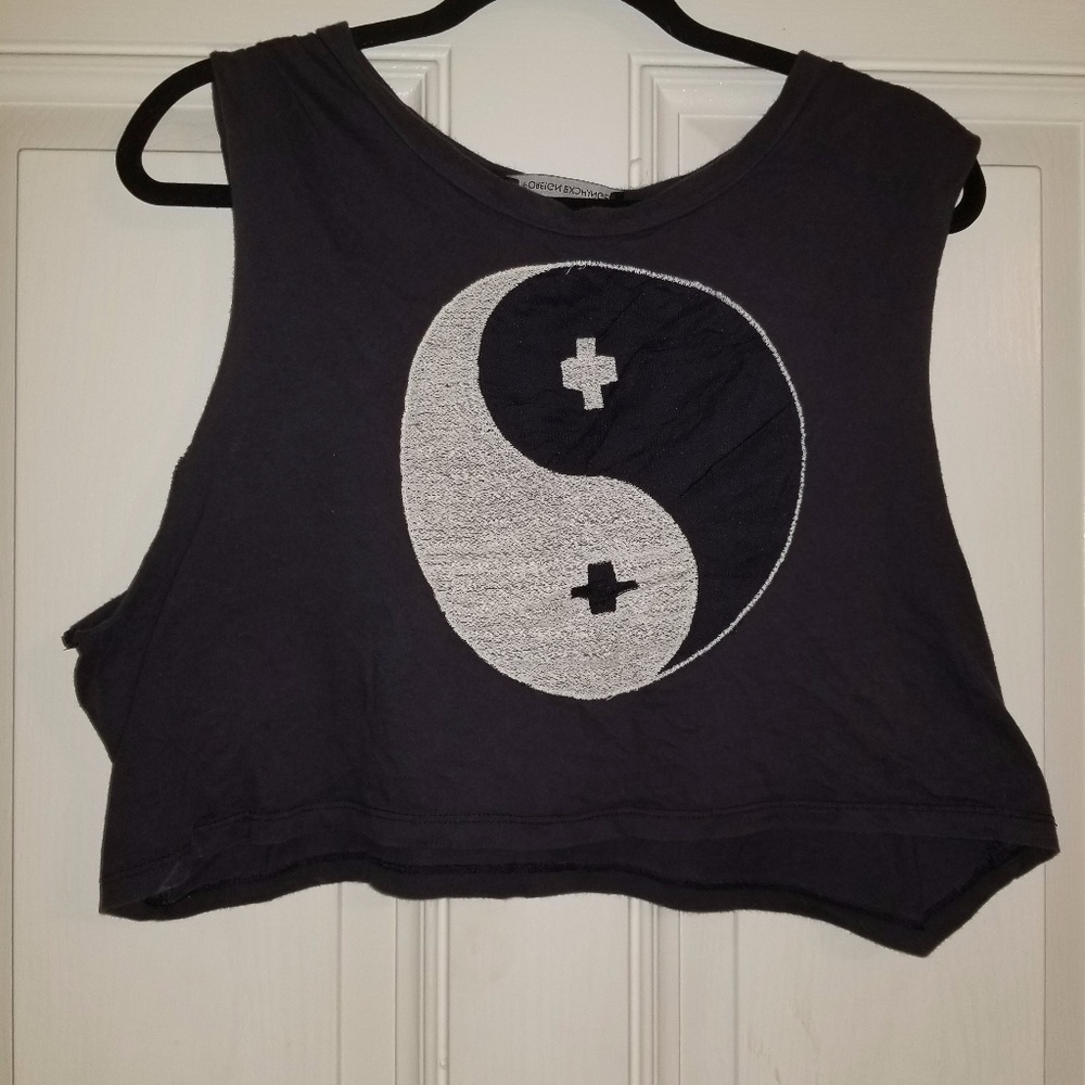 Foreign Exhange  Ying Yang crop tee LARGE