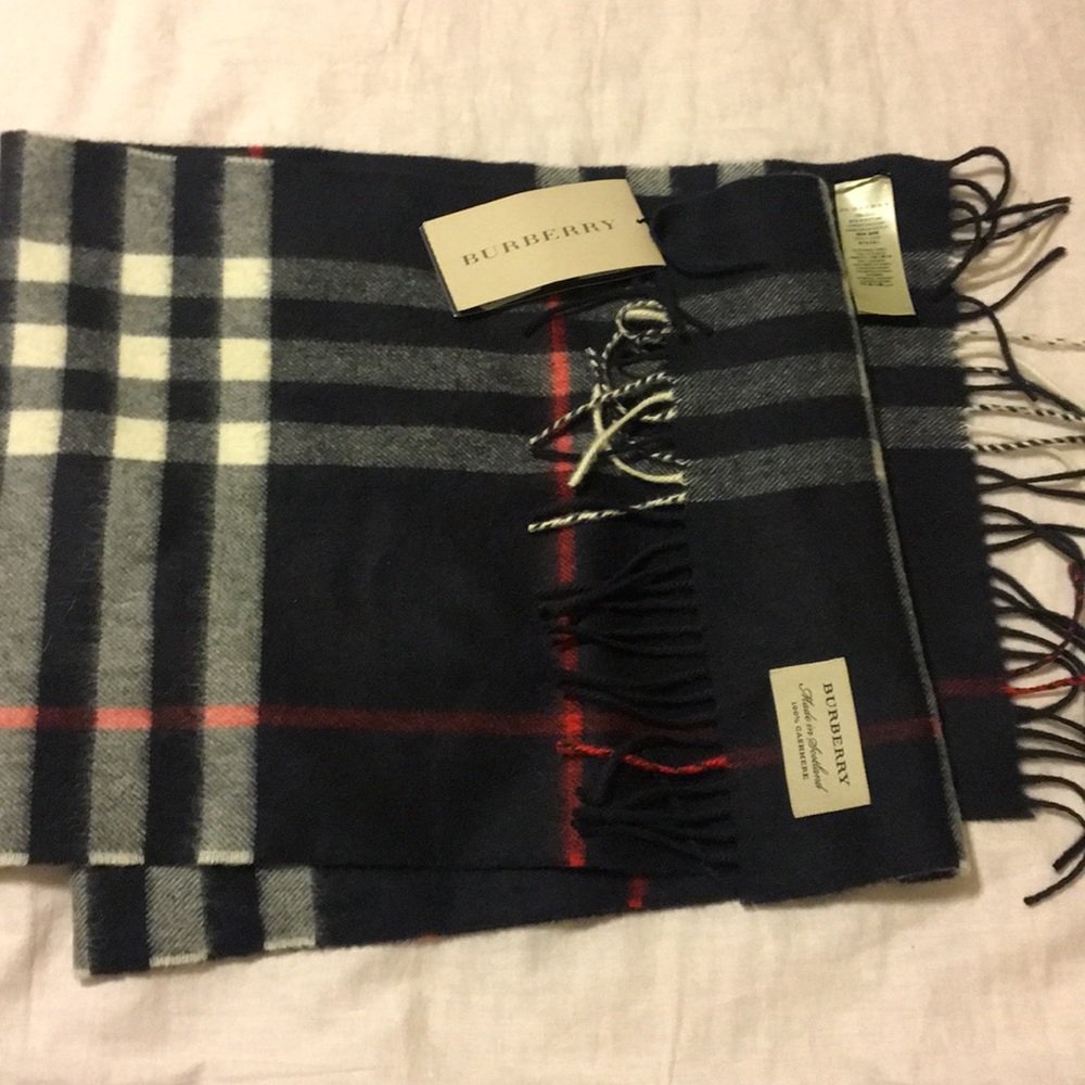 Burberry Scarf with tags. BRAND NEW