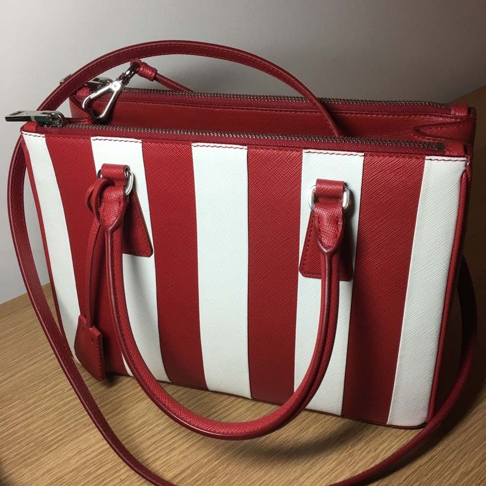 💯 AUTHENTIC Prada Bag