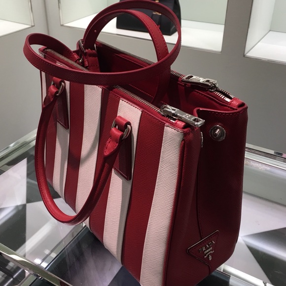 💯 AUTHENTIC Prada Bag - Picture 7 of 7