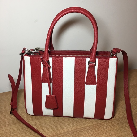 💯 AUTHENTIC Prada Bag - Picture 3 of 7