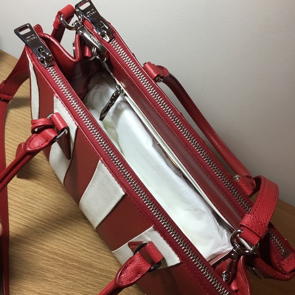 💯 AUTHENTIC Prada Bag - Picture 5 of 7