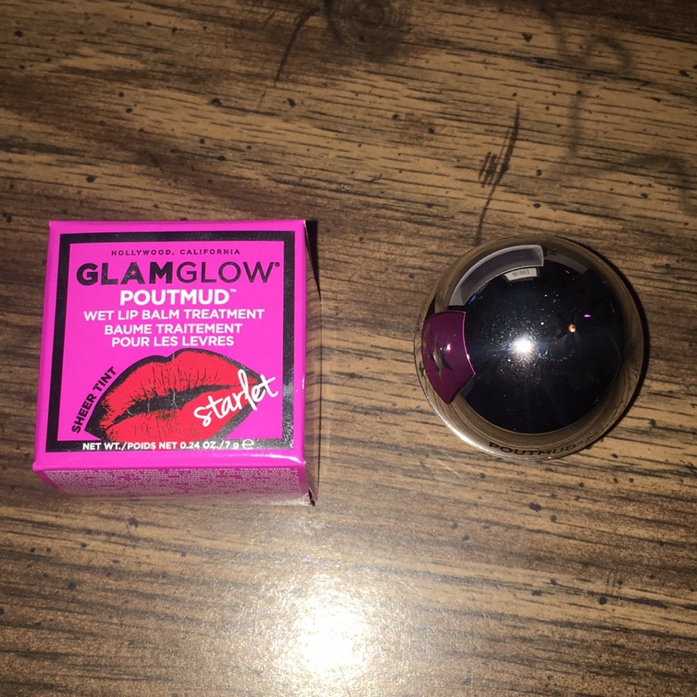 2 Glamglow poutmuds in Love scene and Starlet
