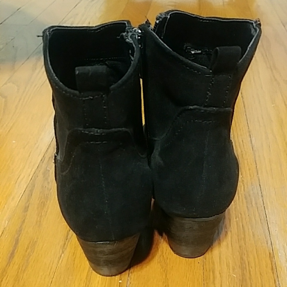 Boots - Picture 2 of 4