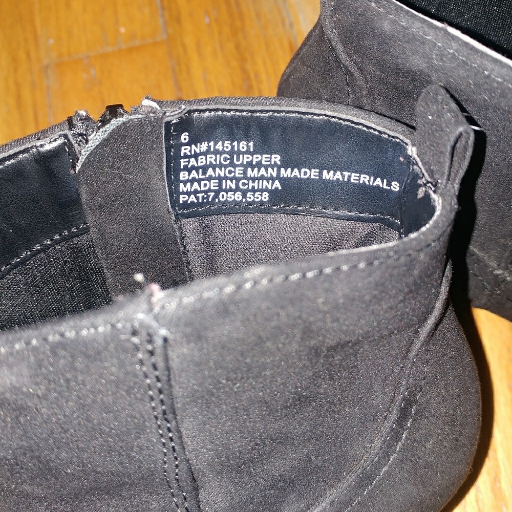 Boots - Picture 3 of 4