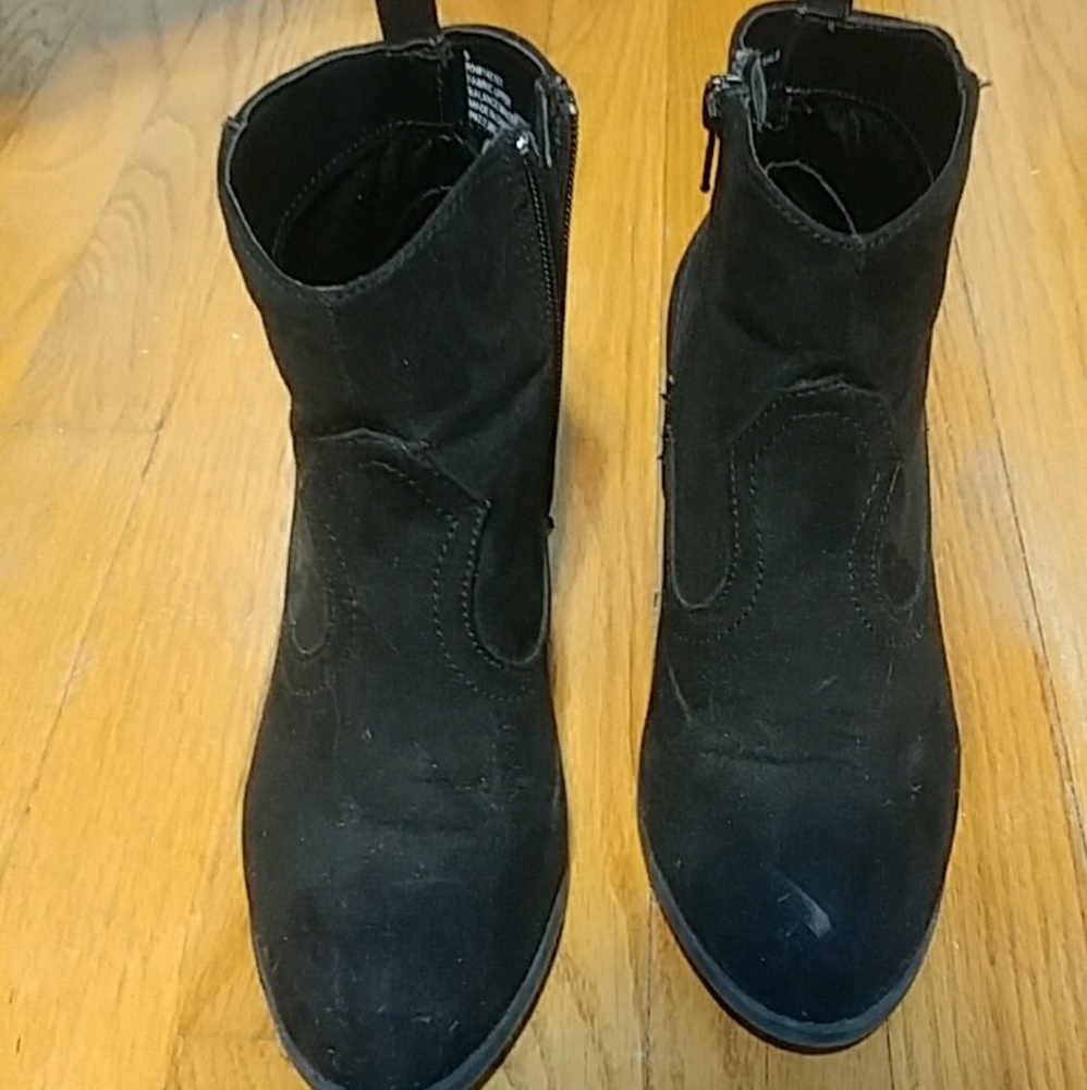Boots - Picture 4 of 4