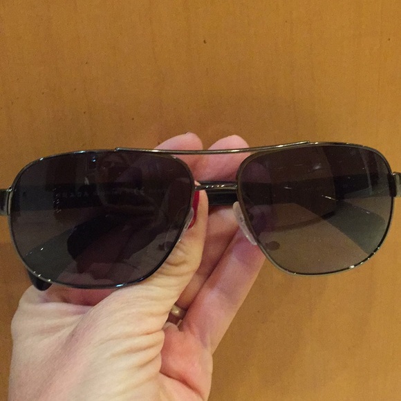 Prada sunglasses with case - Picture 4 of 5
