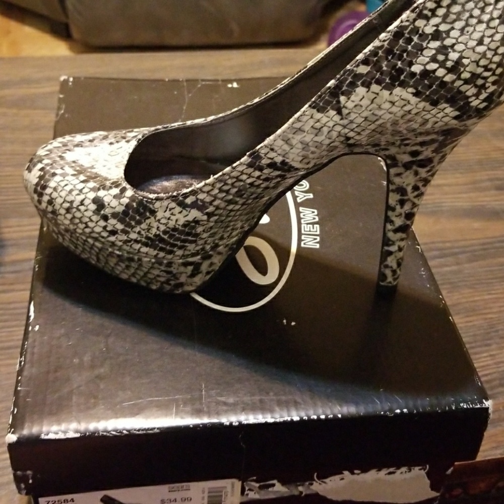 Nwt Womans High heal platform - Picture 4 of 6