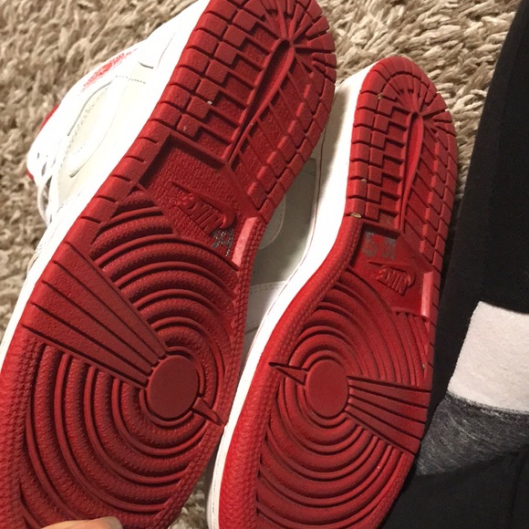 Air Jordan hare 1s - Picture 3 of 4