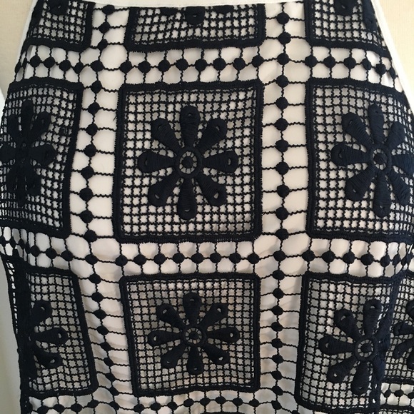 Crown & Ivy Camisole Top - Picture 5 of 5