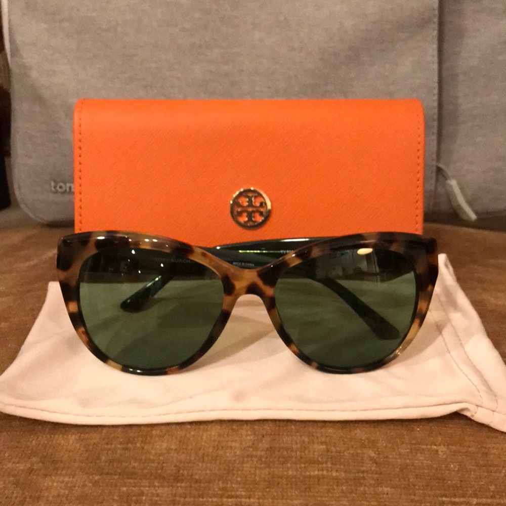 Sold! Tory Burch TY7084, Tokyo tort/ bottle green