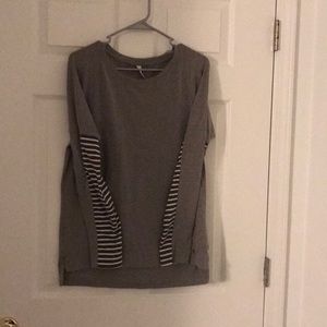 NWOT Under Armour long sleeve heat gear tshirt