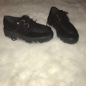 T.U.K. Authentic black creepers