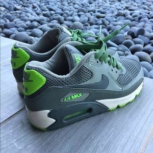 Woman's Nike 90's Air Max