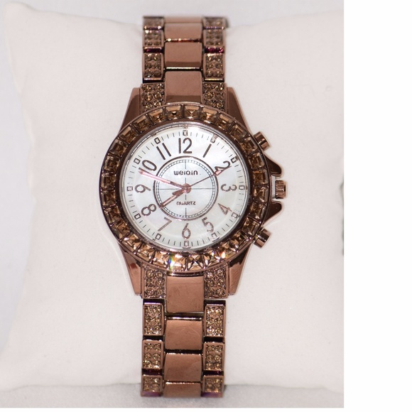 "Sale" Women's jewel studded watch - Picture 3 of 3