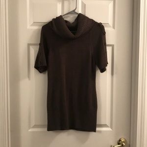 Short sleeve sweater