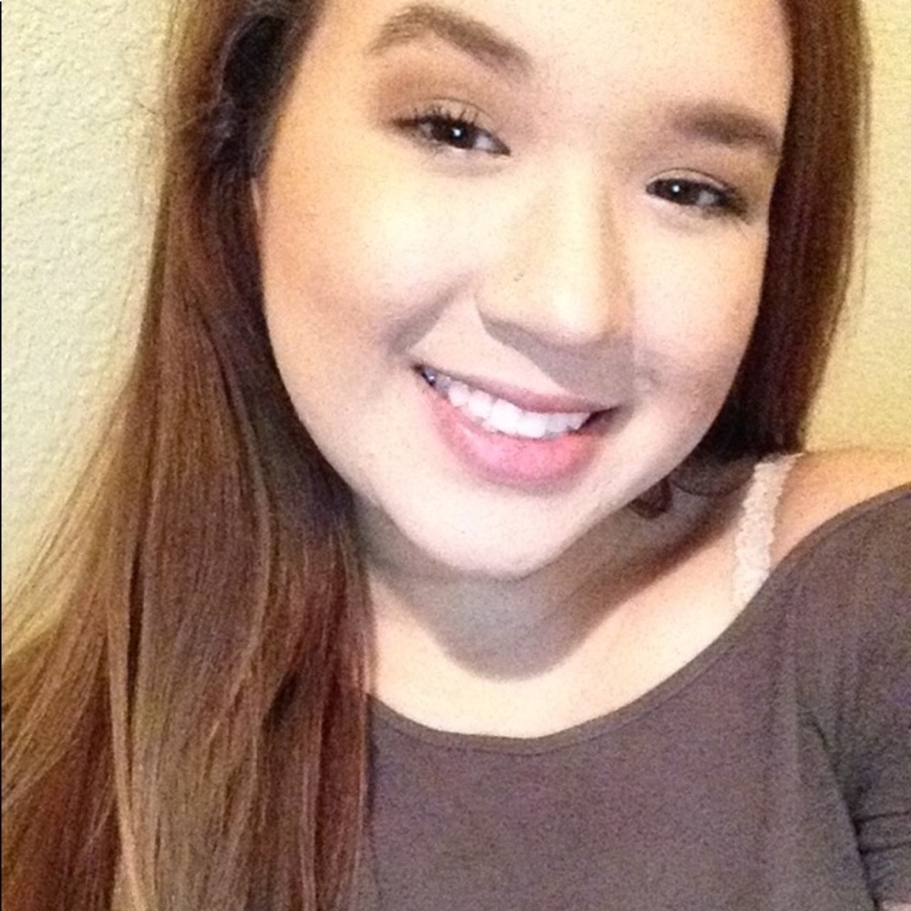 Meet your Posher, Necia