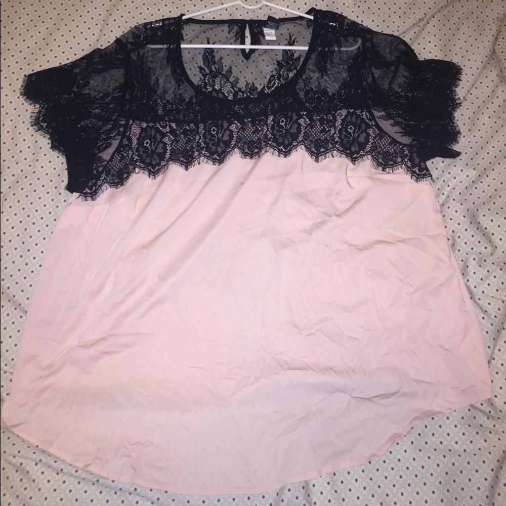 TORRID Lace Black / Pink Blouse 💘
